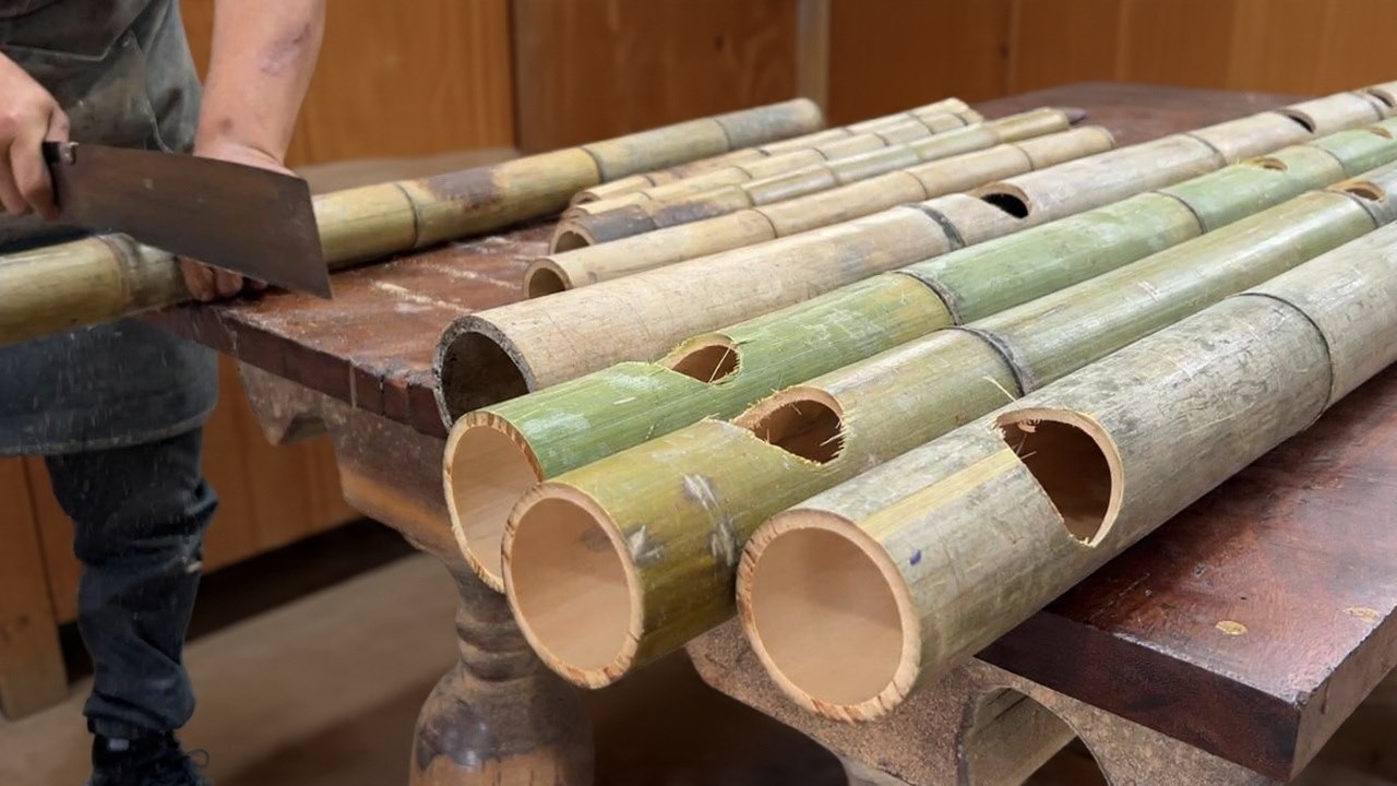 A Swing Like No Other: Building A Unique Modern Chair Entirely From Bamboo
