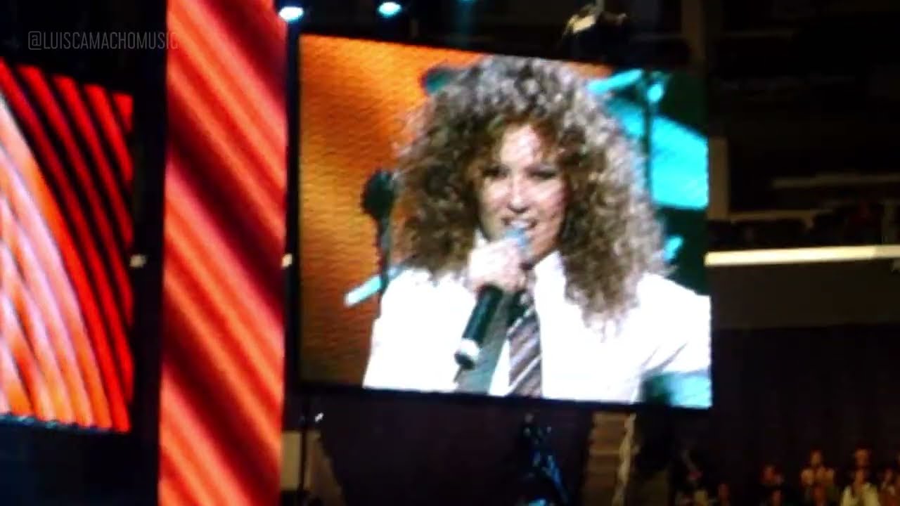 Thalia Jingle Ball Los Angeles 2003