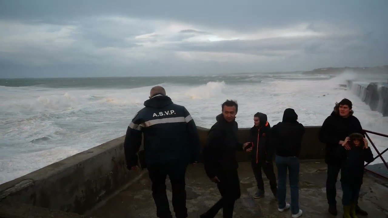 Tempête Ciaran au Pays basque : le site du fort de Socoa évacué avant la tombée de la nuit