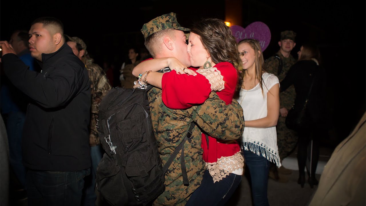 Marine Corps Homecoming | Military Homecoming | Alicia Q. Photography