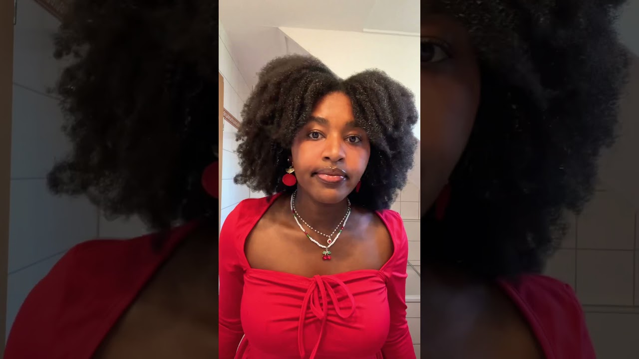Tried something new with my hair&hellip; turns out, I love her 💕🌞NaturalHair #AfroLove #melaninglow