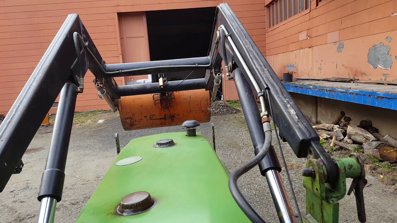 Frontlader BAAS 3.55 am Fendt Farmer 105s