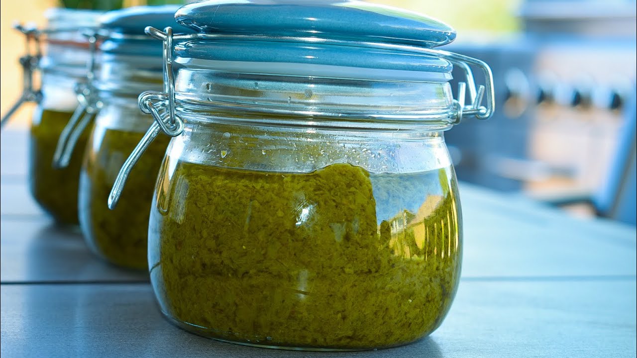 The Most Delicious Green Chili/ Green Pepper  Sauce You'll Ever Have.