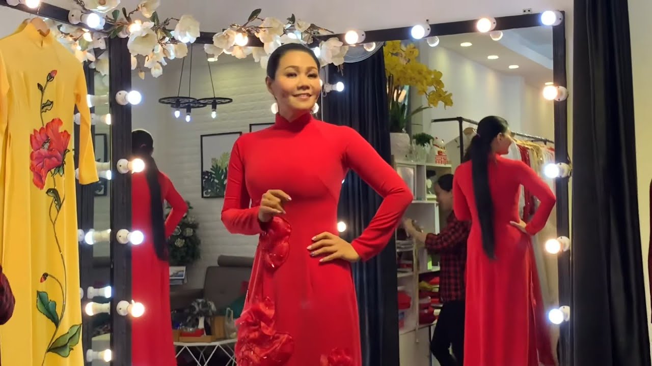 Ngọc Huyền Say Đắm Trước Áo Dài Của NTK Đặng Trọng Minh Châu Và Sẽ Làm Gì Đây?