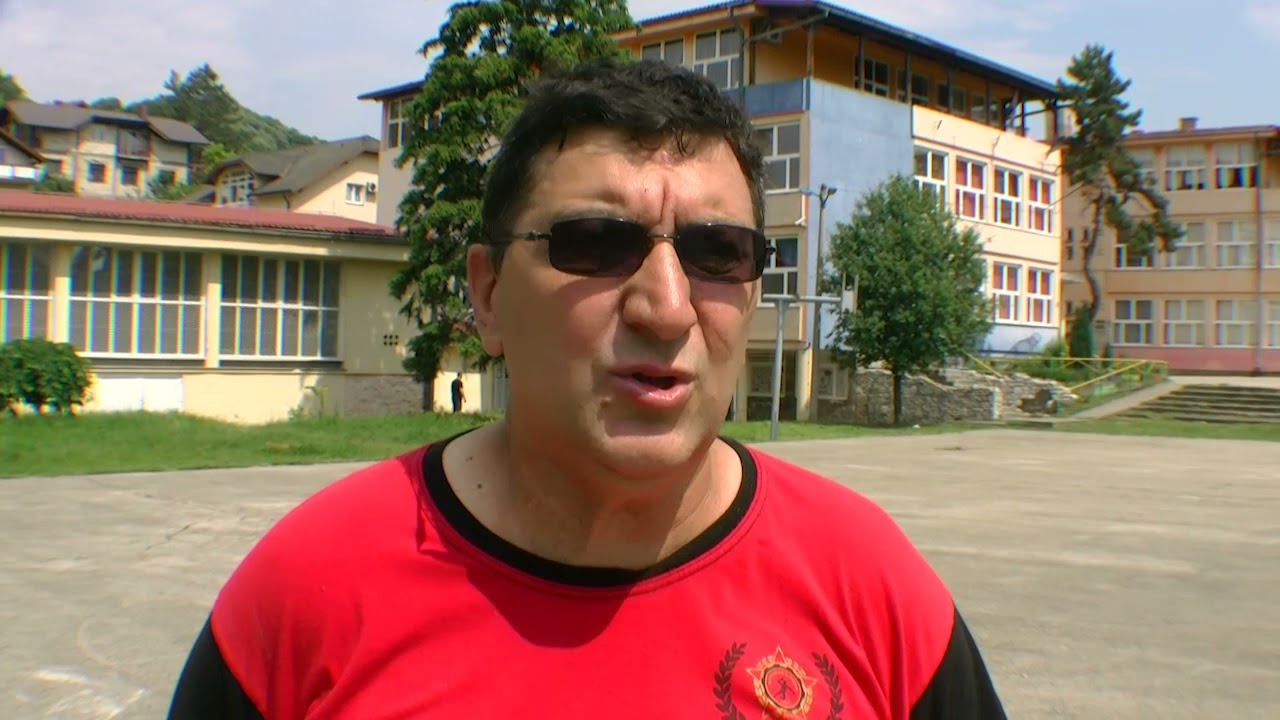 Radna akcija veterana RK Sloboda u dvori&scaron;tu O&Scaron; Tu&scaron;anj 6. jun 2021. godine