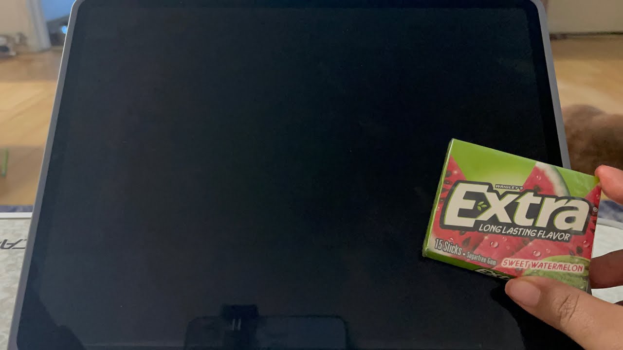 ASMR: Playing a Game and Chewing Gum