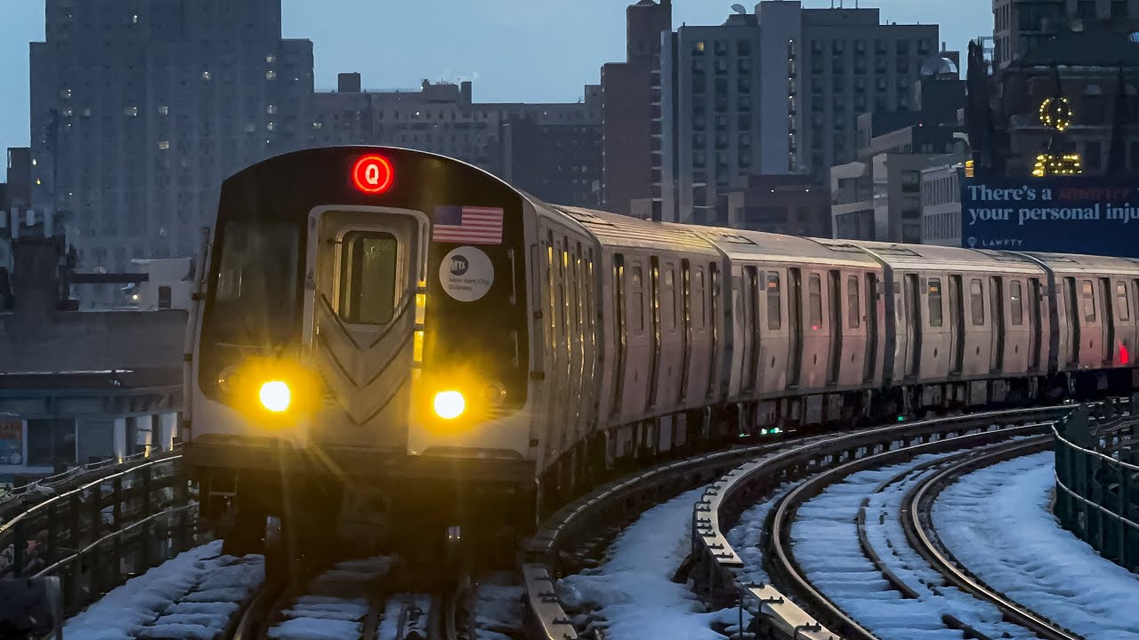 NYC Subway: R46, R68/A, & R160 (F) (FX) (Q) Trains @ W 8 St-NY Aquarium (ft. R160 Q Train)