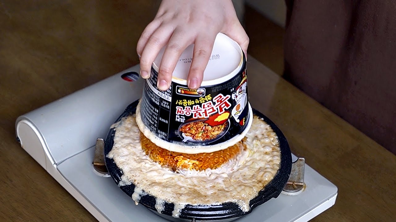 불닭볶음면 뒤집어 먹을 때