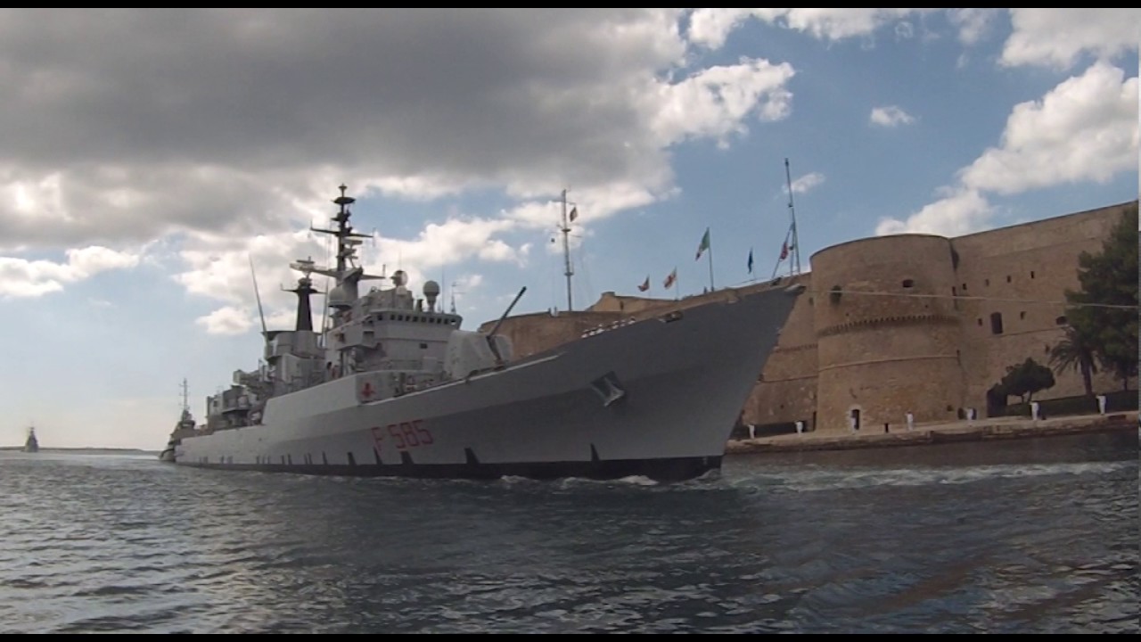 Marina Militare - Ultimo omaggio a 8 navi radiate dal servizio