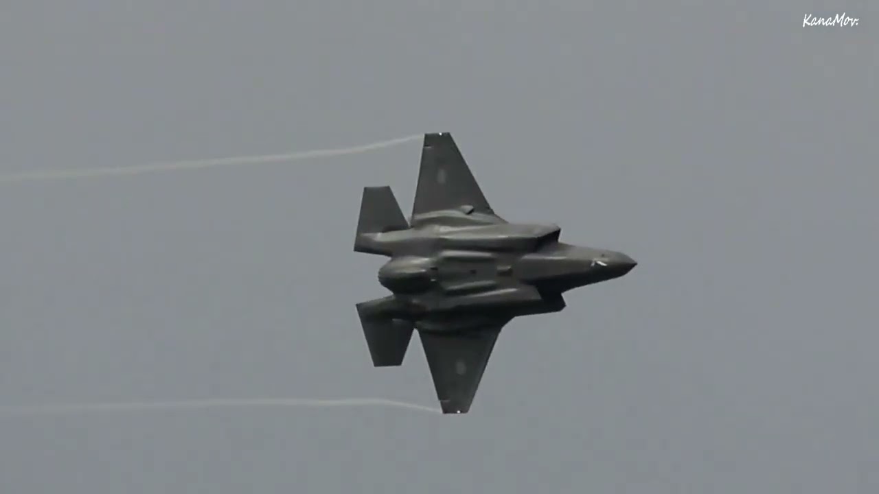 三沢基地 F-35A アプローチと機動飛行