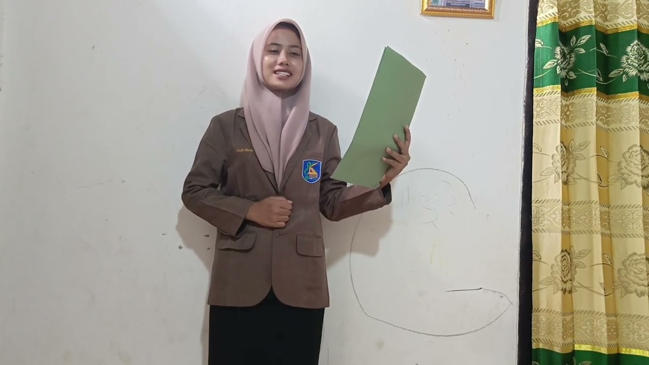 Master of ceremony tingkat wustho delegasi sayidah Fatimah ( dea listianti) 