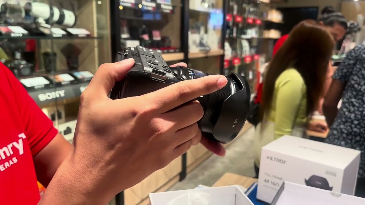 Unboxing FX3a, Viltrox 16mm and Sony 50mm at Henry’s Camera Alabang Town Center