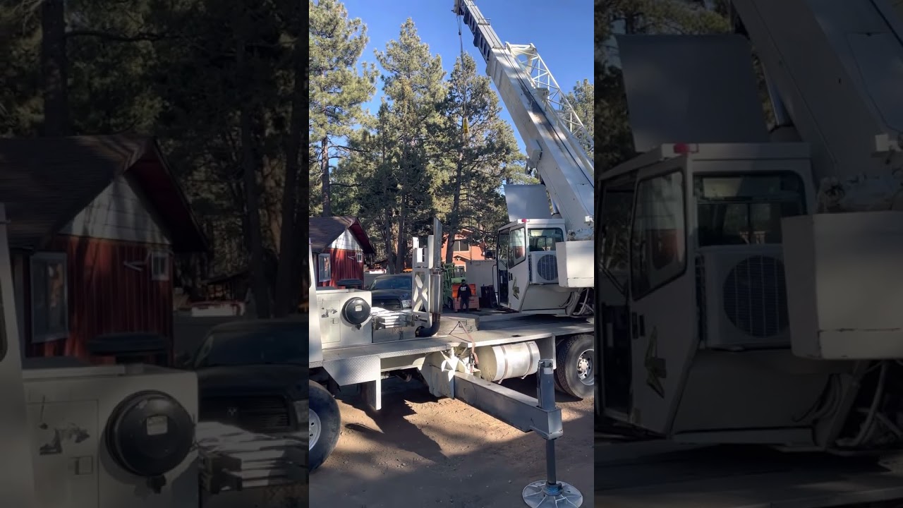 40 ton terex crane moving its counter weight