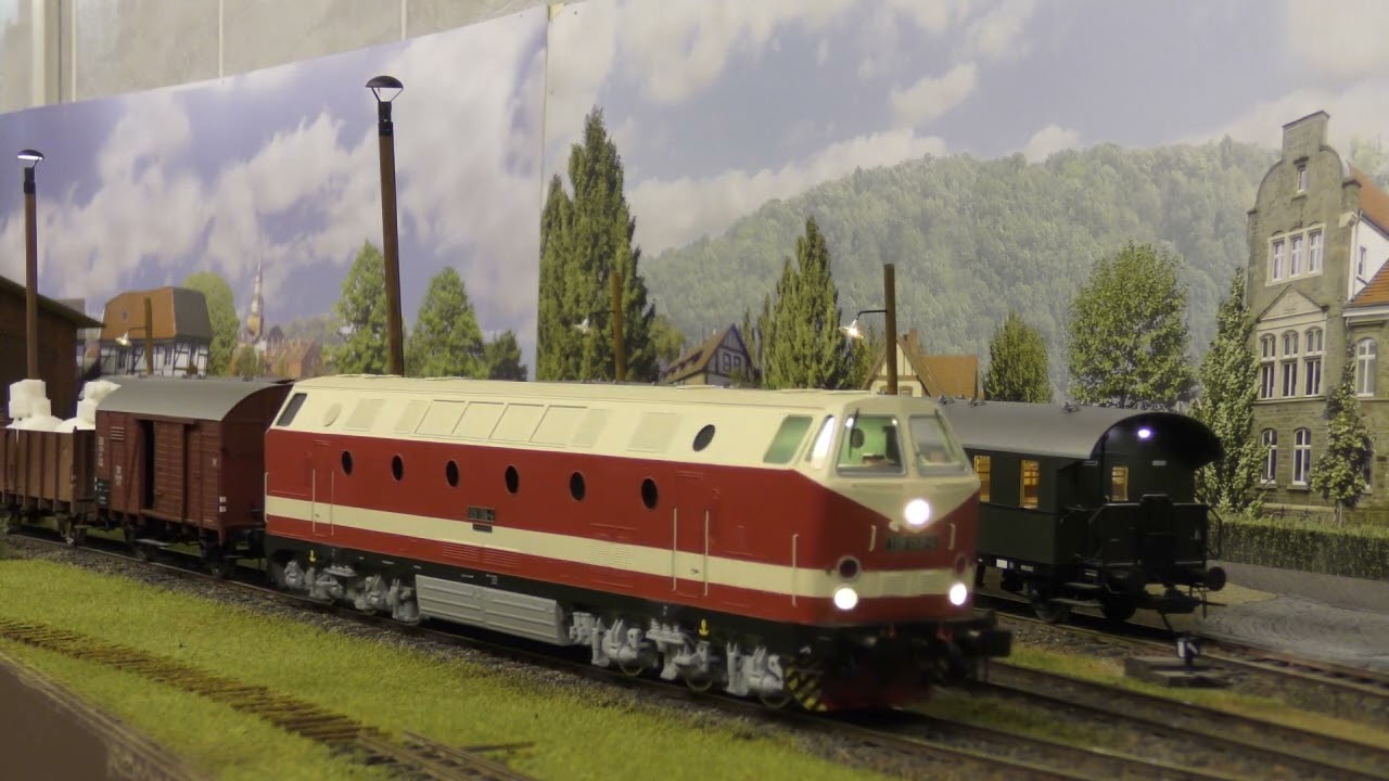 Spur 0 BR 120 Deutsche Reichsbahn sowie BR 119 DR von der Firma Domalip-modely.cz