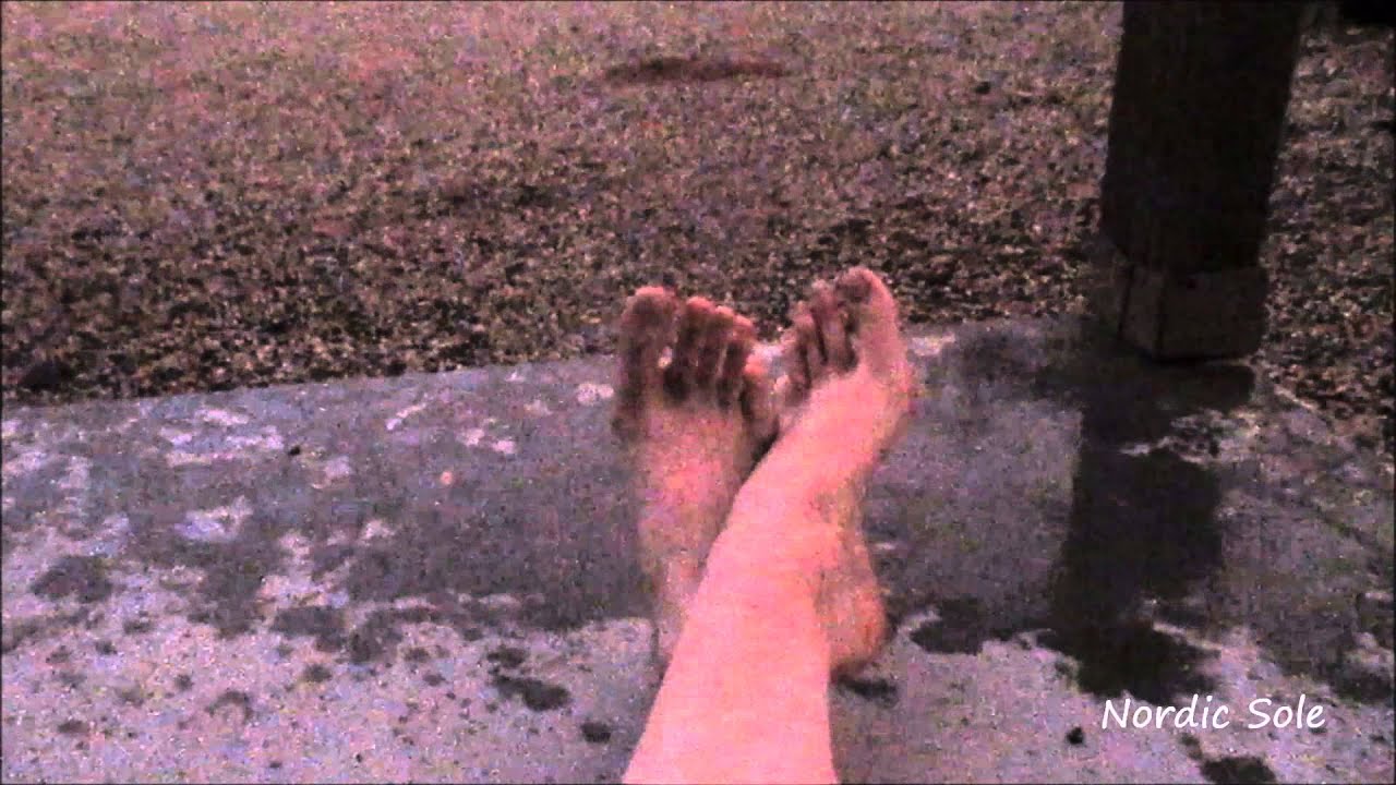 ❤ WET BARE FEET