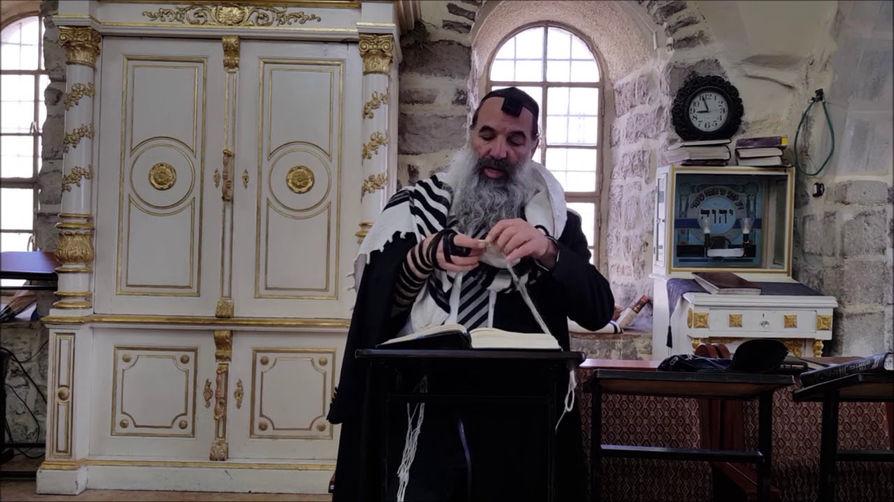 Who is Kosher to make Tzitzit Knots?