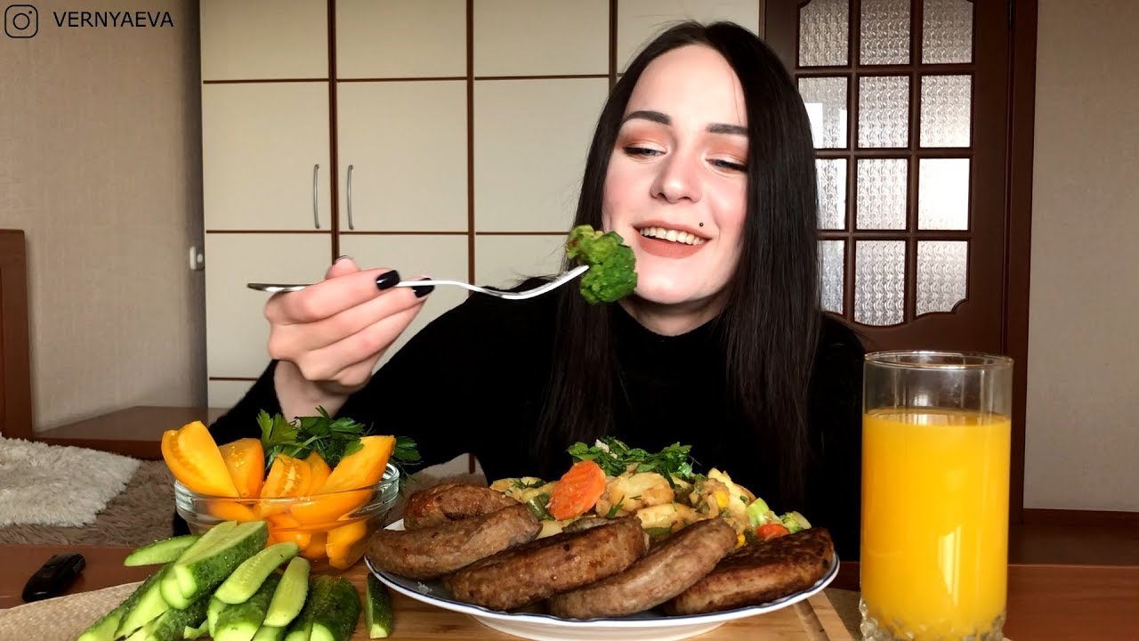 MUKBANG | Котлетки, овощи на пару | meatballs, steamed vegetables | не ASMR