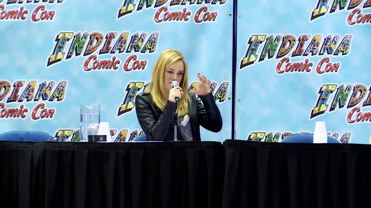 Arrow Panel: Featuring Caity Lotz (Black Canary)!