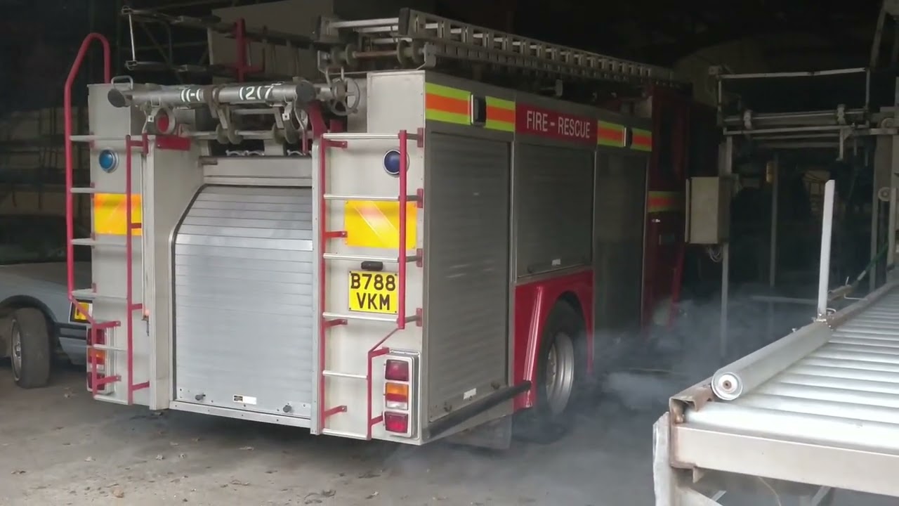 1985 Dennis Fire Engine cold start