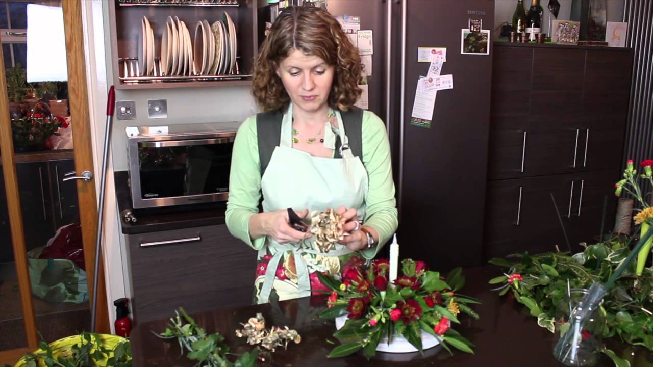 Making a Christmas Flower Arrangement