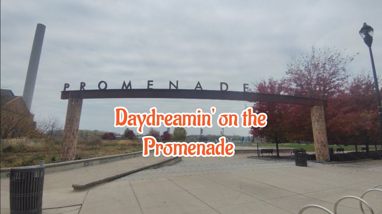 Daydreamin' on the Promenade 