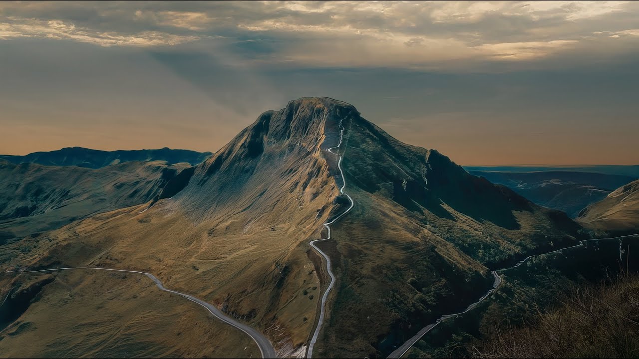 Aux Flancs du Puy Mary - WAZOO -  Cantal Auvergne -  Campagne pittoresque d'autrefois