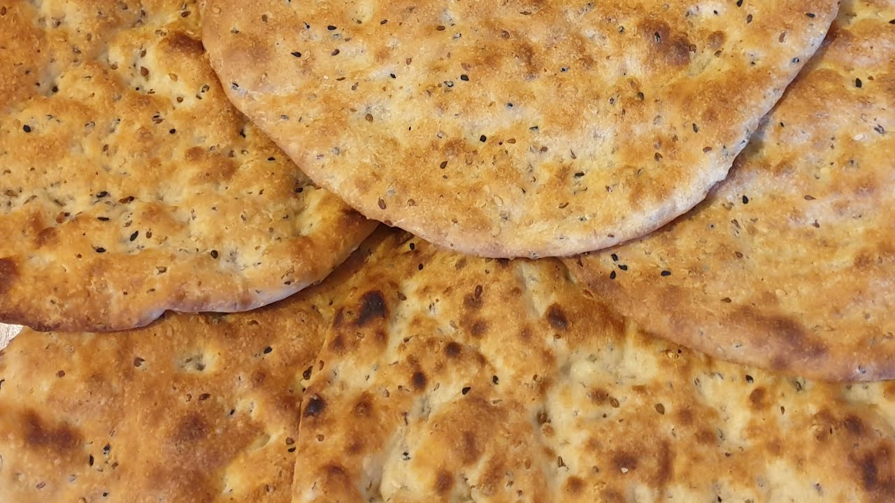لرمضان خبز  من التراث القديم من جنوب لبنان  (بعقات مشاطيح)   spezielles libanesisches Fladenbrot