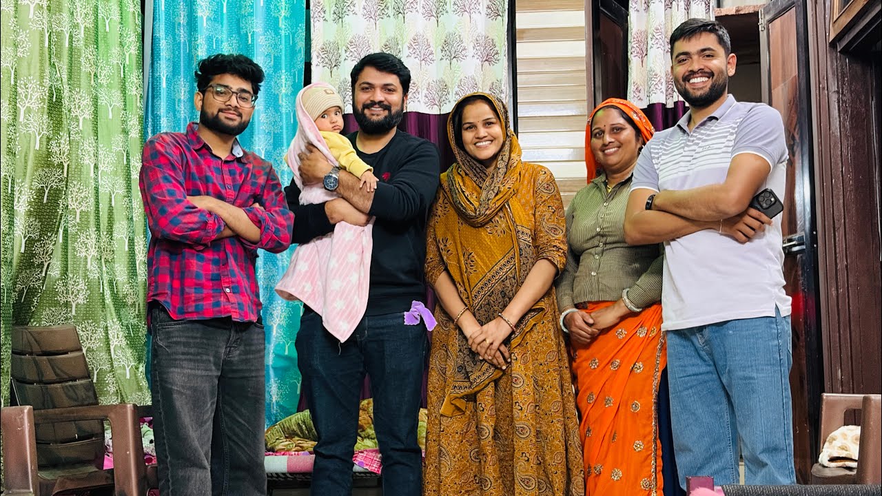 हम तो पहुँच गए छोले भटूरे खाने 😍