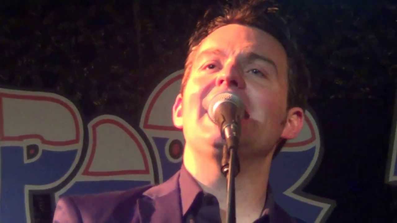 Ryan Kelly Sings Moon Dance