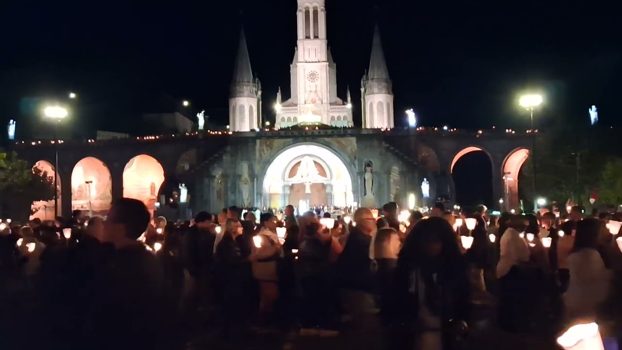 Retraite aux Flambeaux de Lourdes Partie 2 