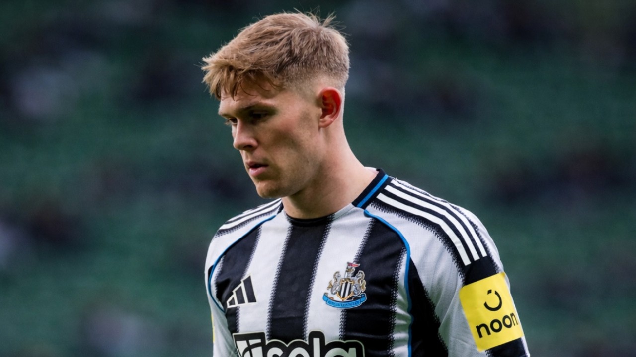 Lewis Hall ▶ Tackles, Runs & Assists ● Skills 2025/26