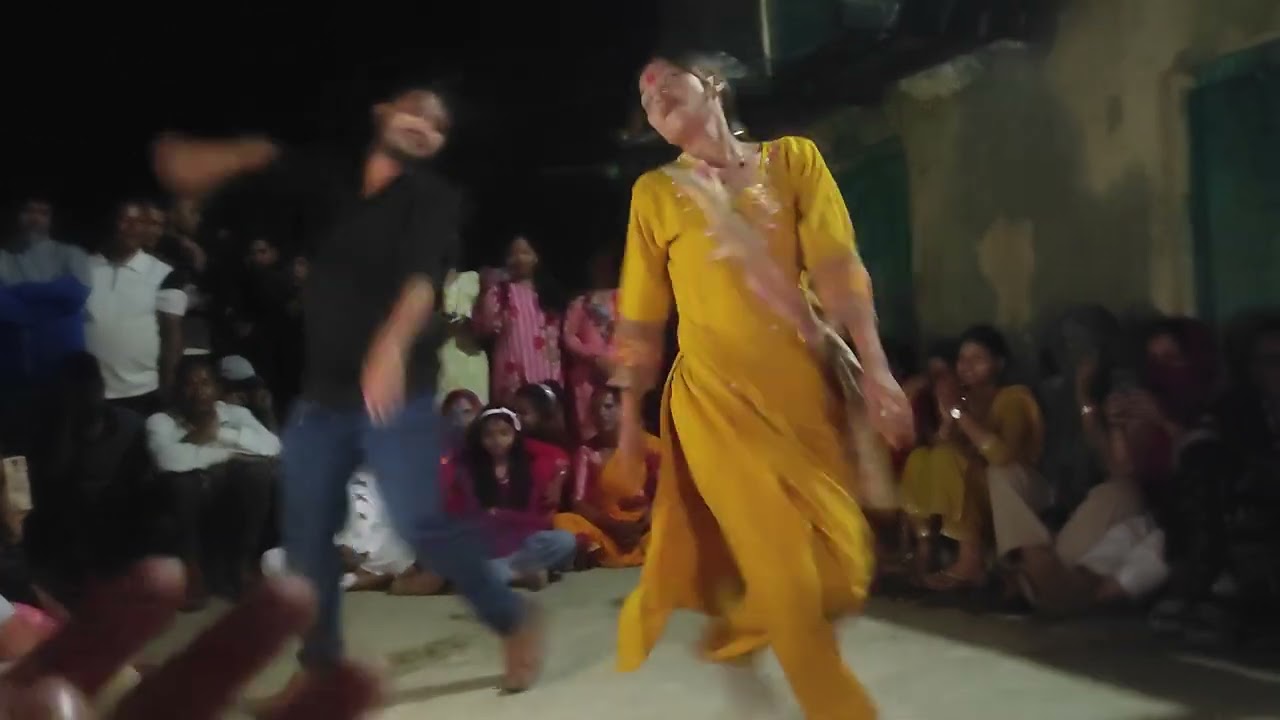 Dangali jhapre nach aayo 