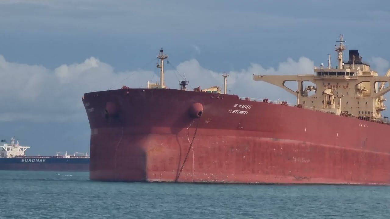 Spotting Big Tanker Ships: Giants of the Sea | SHIPSPOTTING SINGAPORE | OCEAN | RELAXING | VESSELS