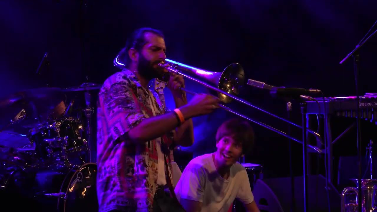 Captain Neimo X Red Flag feat. Robinson Khoury - Can She Excuse My Wrongs ? | LIVE