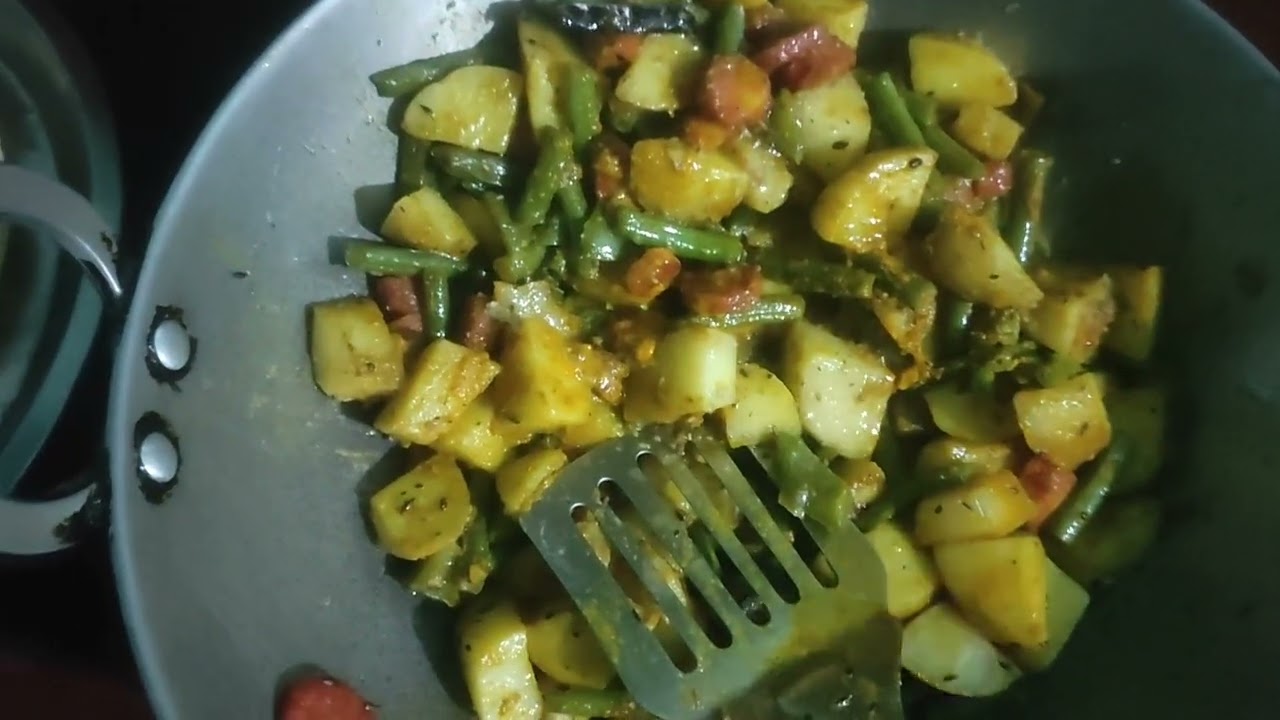#aalu#gajar#simlamirch#bins ki sabji