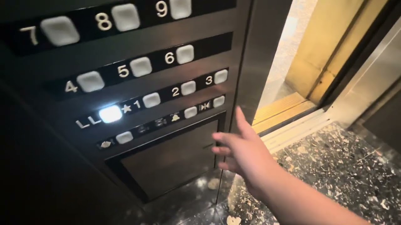Rickety Dover Traction Elevators@The Courtyard by Marriott, Nashville TN