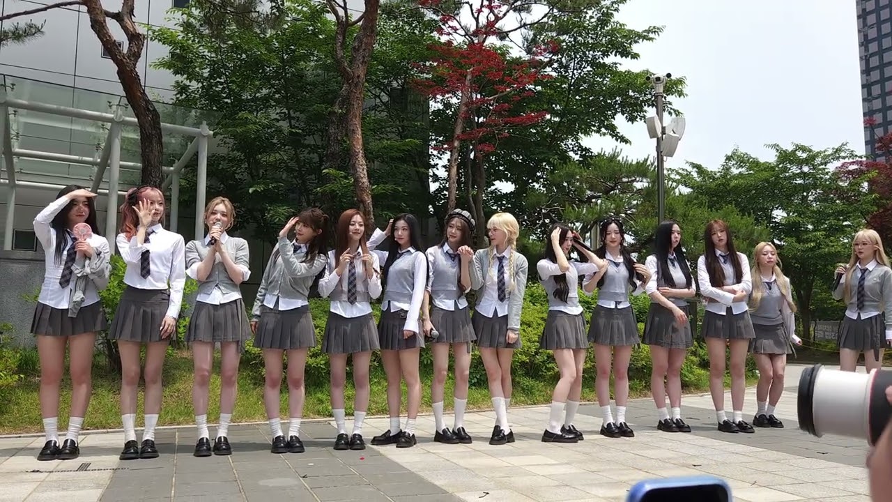 250531 트리플에스(tripleS) S1-S12 직캠(fancam) @mini fanmeeting 미니팬미팅 Ending