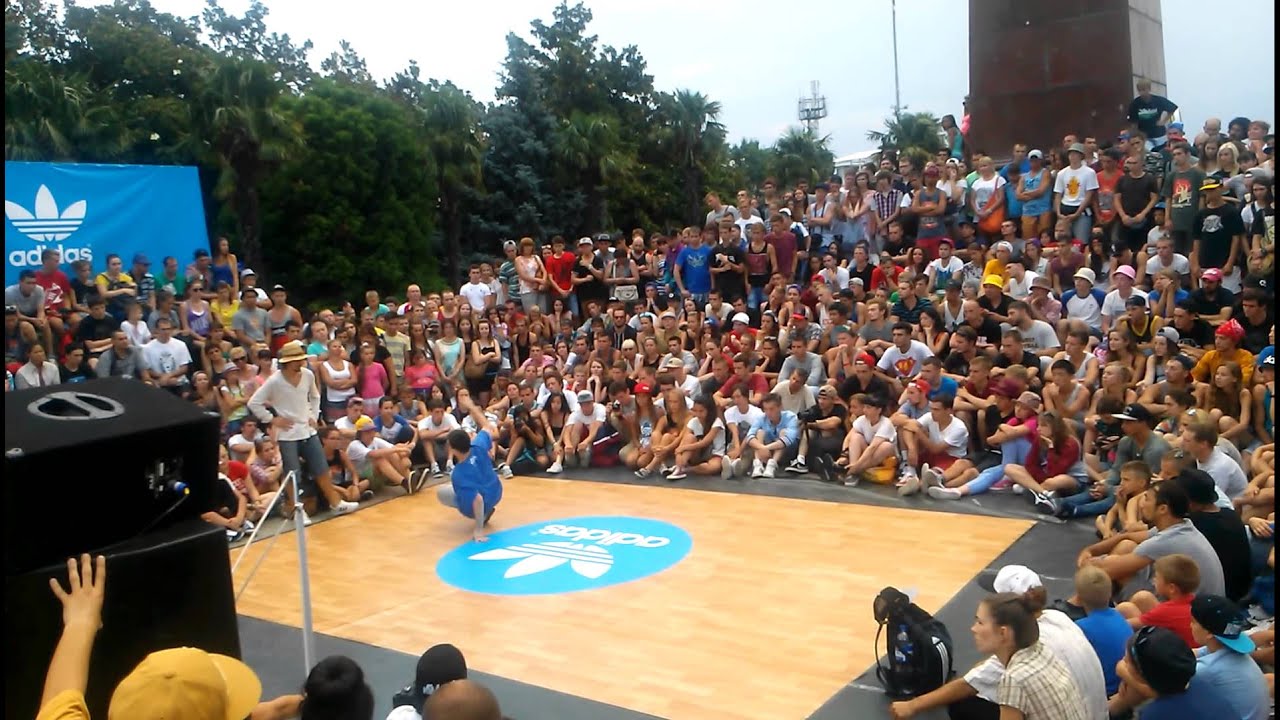 BBOY BASH-DA-KILL VS BBOY VOE ONE YALTA SUMMER JAM 2014 FOOTWORK BATTLE