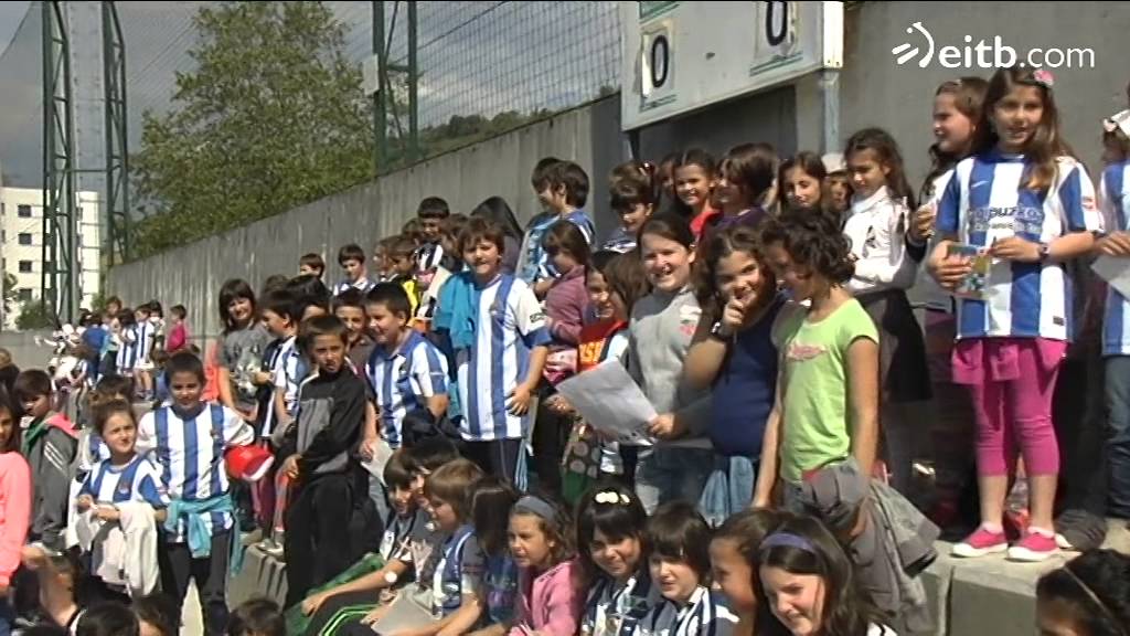 Realak Lezoko Plazeta futbol zelaian egin du lan saioa