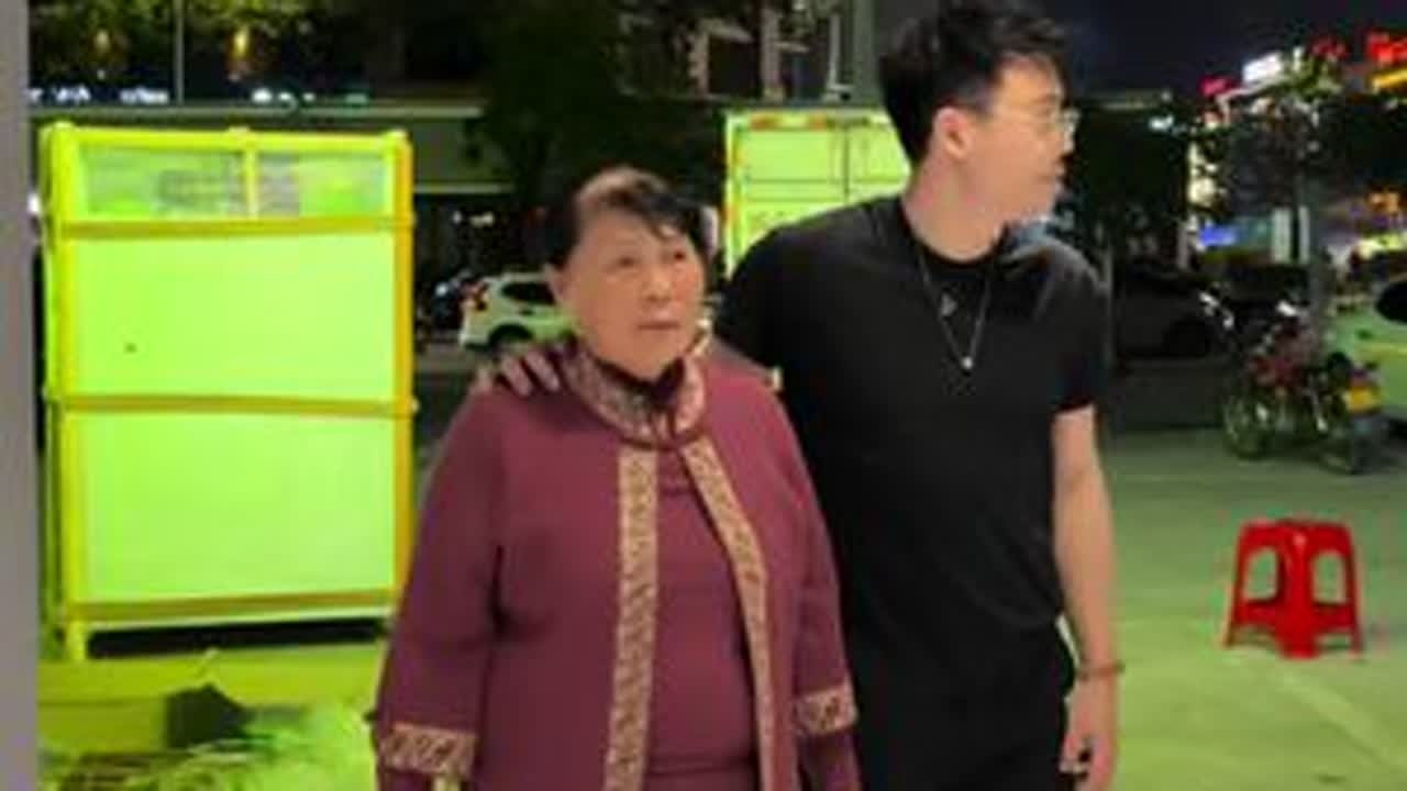 疯狂蚝友烧烤大排档争取2月8日试营业