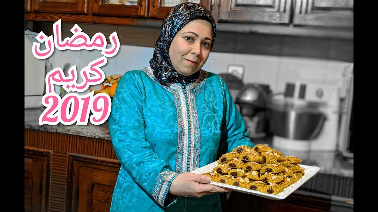 مقروط بالتمر معلك فالفرن سريع بلا طابع مع طريقة الاحتفاض