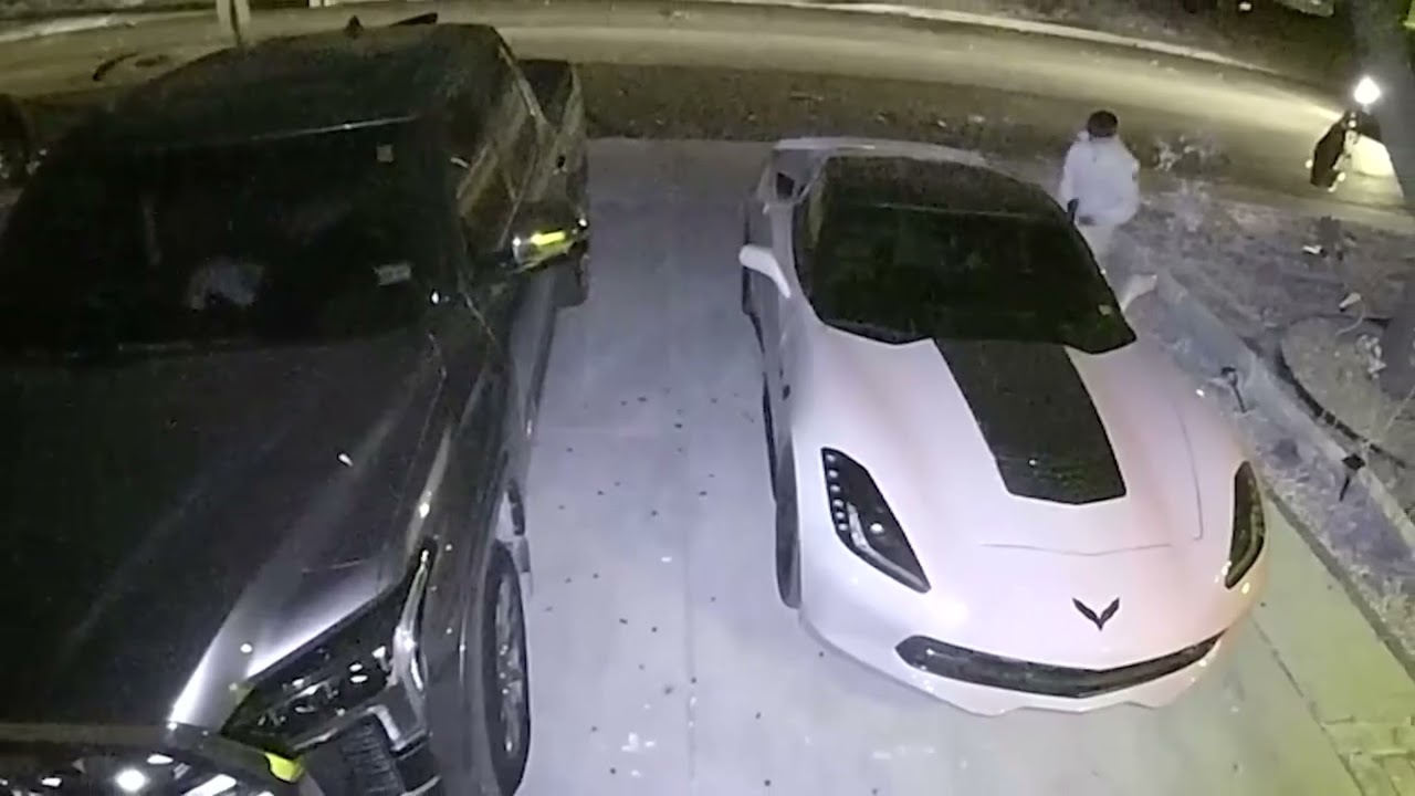 Caught on Camera | Thieves break into cars before crashing into truck in San Antonio