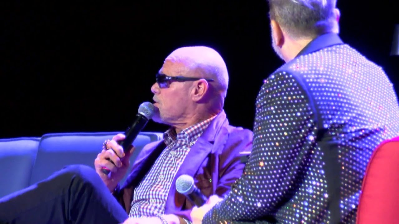 Super Bowl Legend Visits Hard Rock