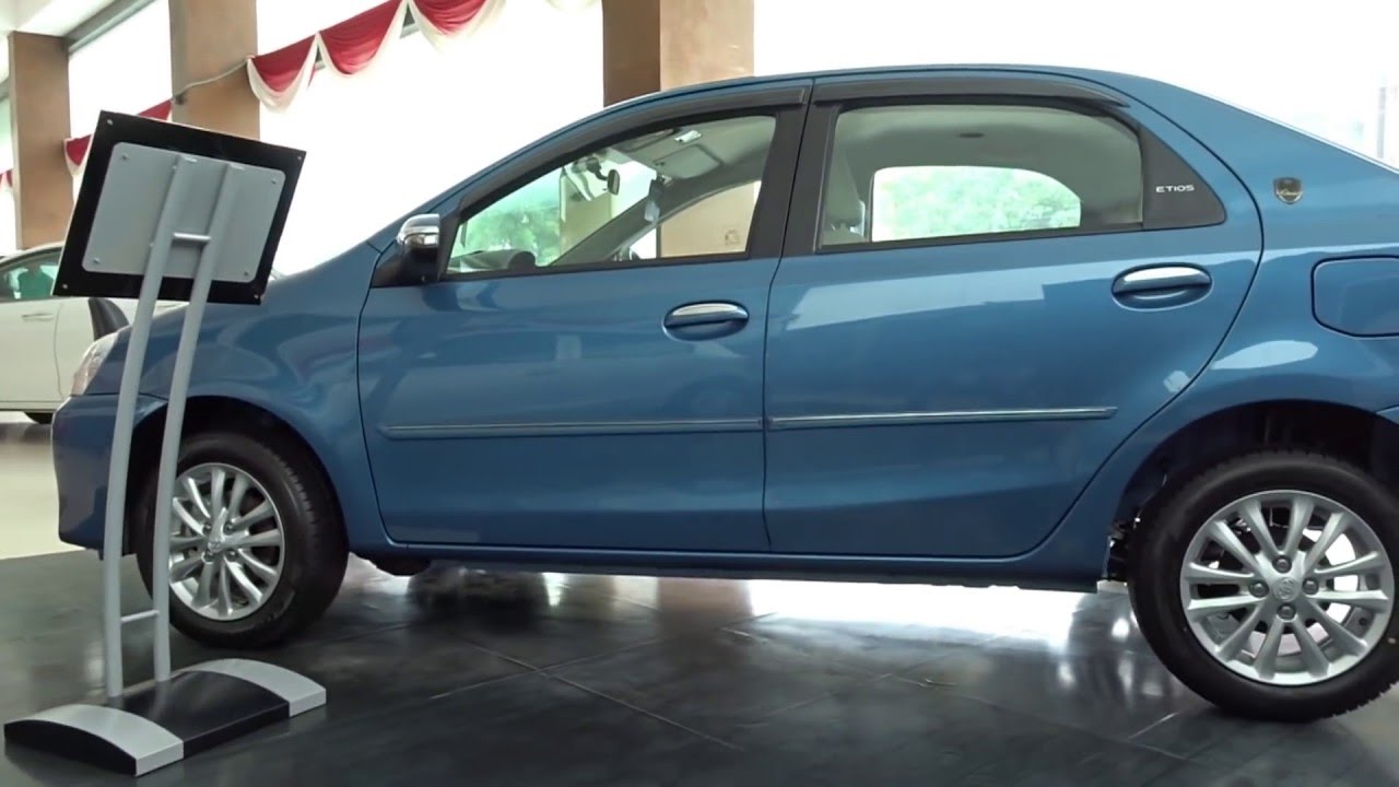 #Cars@Dinos: New Toyota Etios Xclusive 2015 Walkaround Review