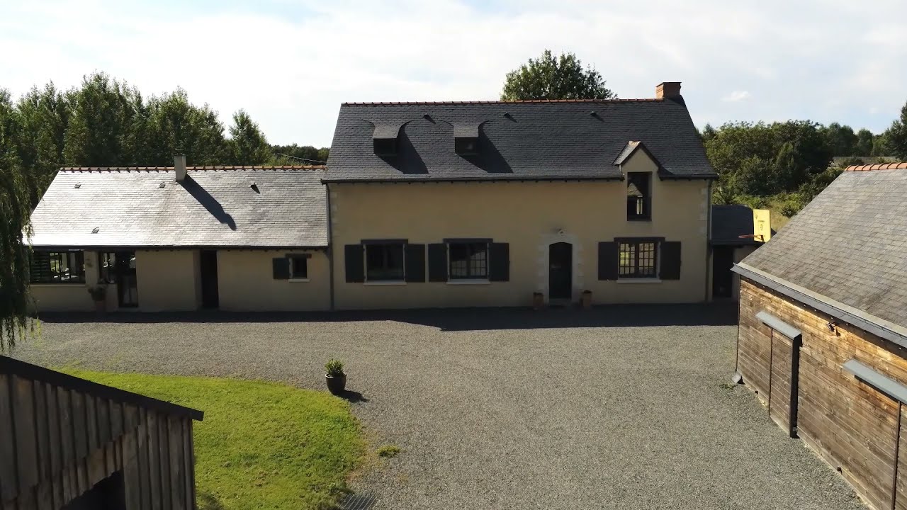 Longère rénovée 200 m² - 4 chambres - piscine et dépendances - 123webimmo.com