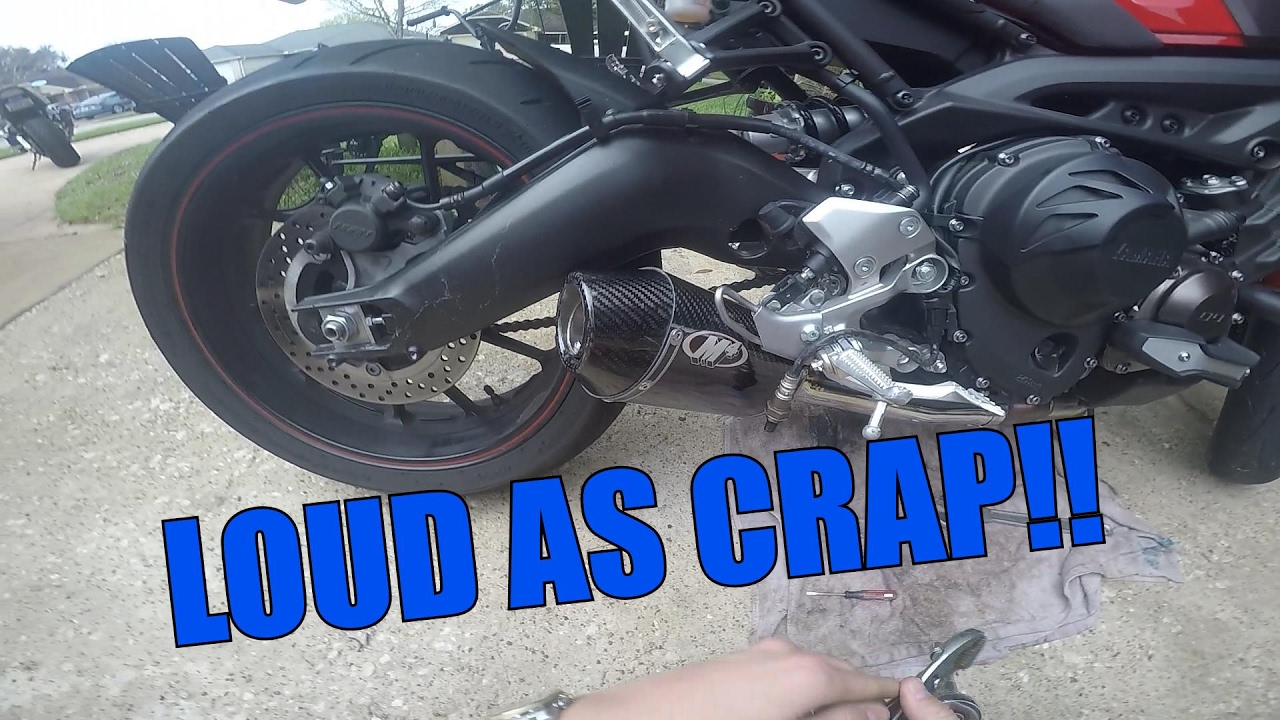 Yamaha Fz09 M4 slip on Exhaust Install and Sound (With and Without Baffle)
