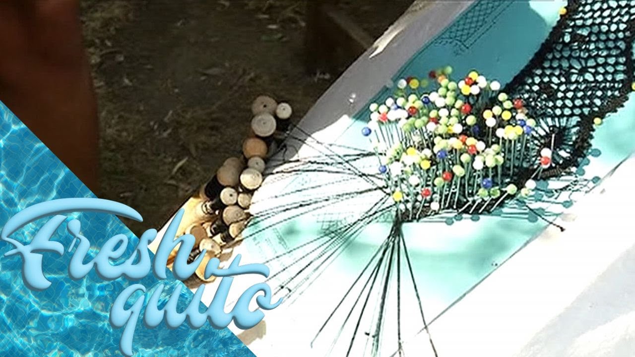 Acebo se engalana con encaje de bolillos | Dos de tarde, freshquito
