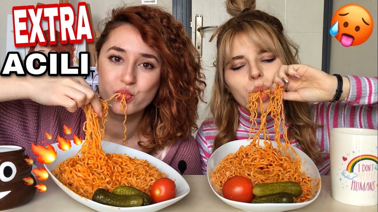 ELLE SÜPER ACILI NOODLE YEME YARIŞI 🥵 MUKBANG
