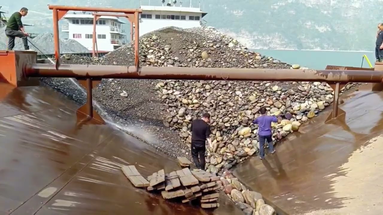 Barge unloading | Relaxing video