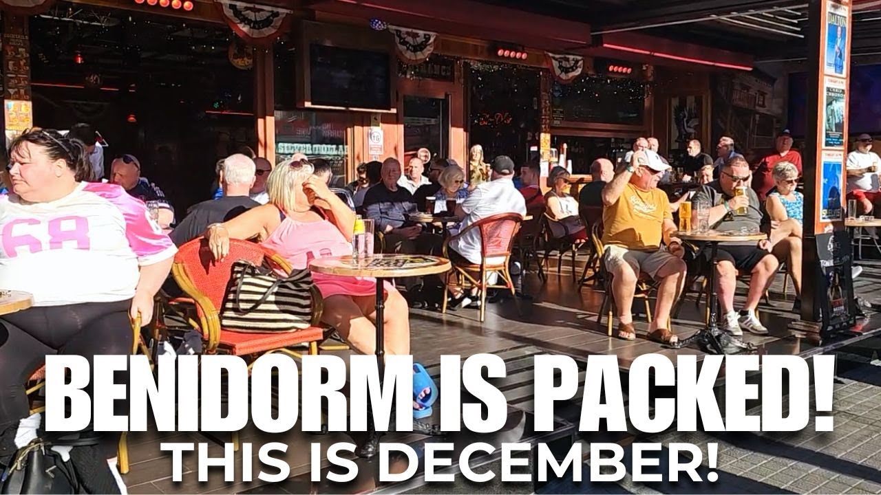 Benidorm is PACKED this December!! - Calle Derramador & Avenida Severo Ochoa